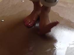 13 min - Prick footjob oily feet