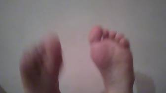 playing feet cum
