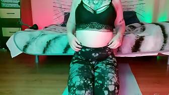 milf yoga masturbates vibrator