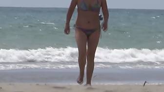 mature beach shows masturbates