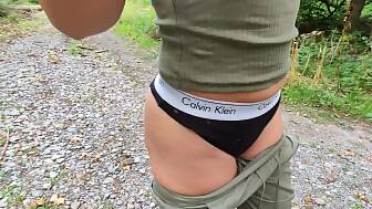 brunette huge backside teenager