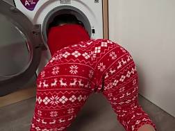 20 min - Christmas mom stuck washing