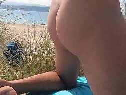 5 min - Beach public wanks finger