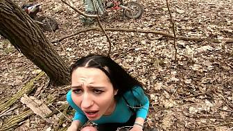 darkhaired sucks outdoors